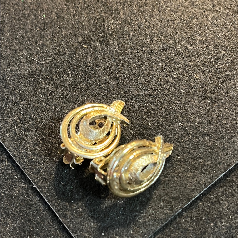 LJM Vintage Gold Swirl Clip-On Earrings